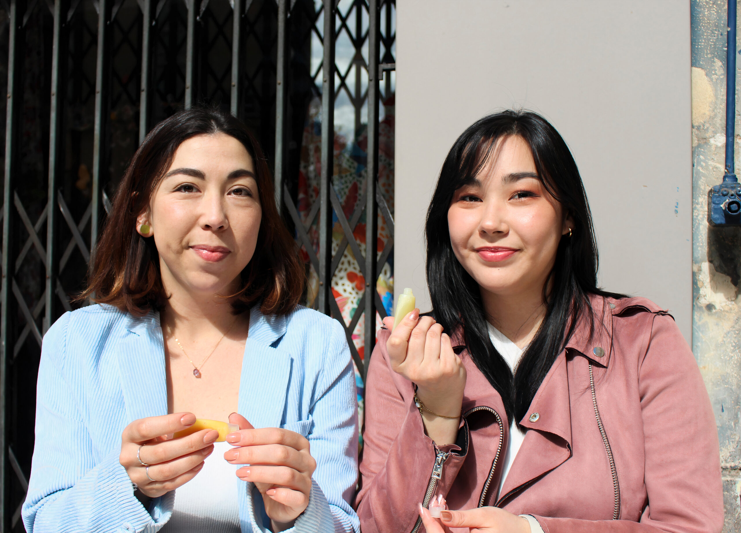 Associees2 LE auto custom scaled